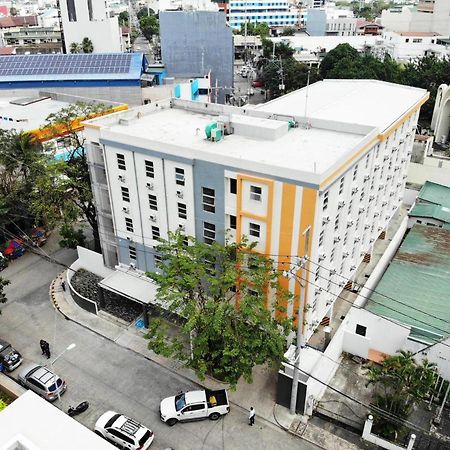 The City Flats Sacred Heart Makati City Extérieur photo