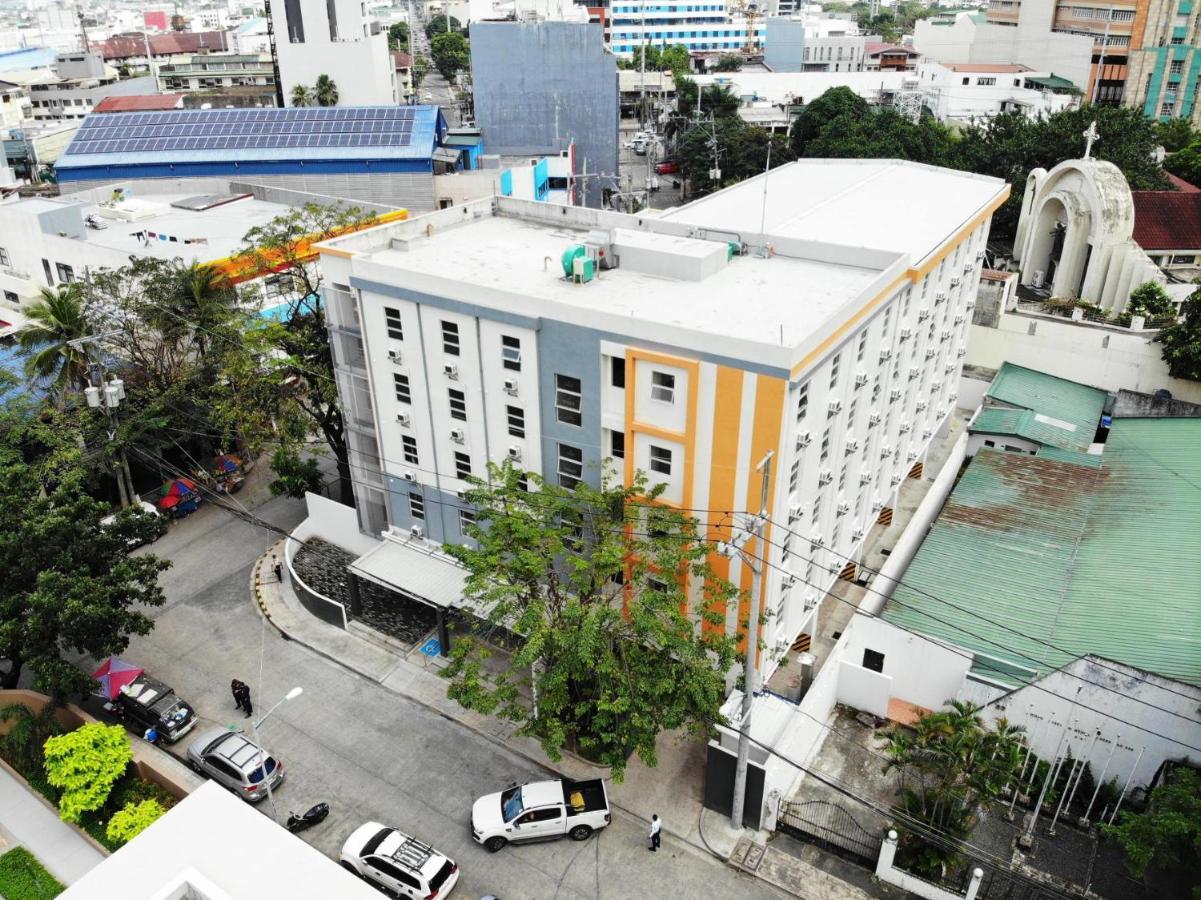 The City Flats Sacred Heart Makati City Extérieur photo